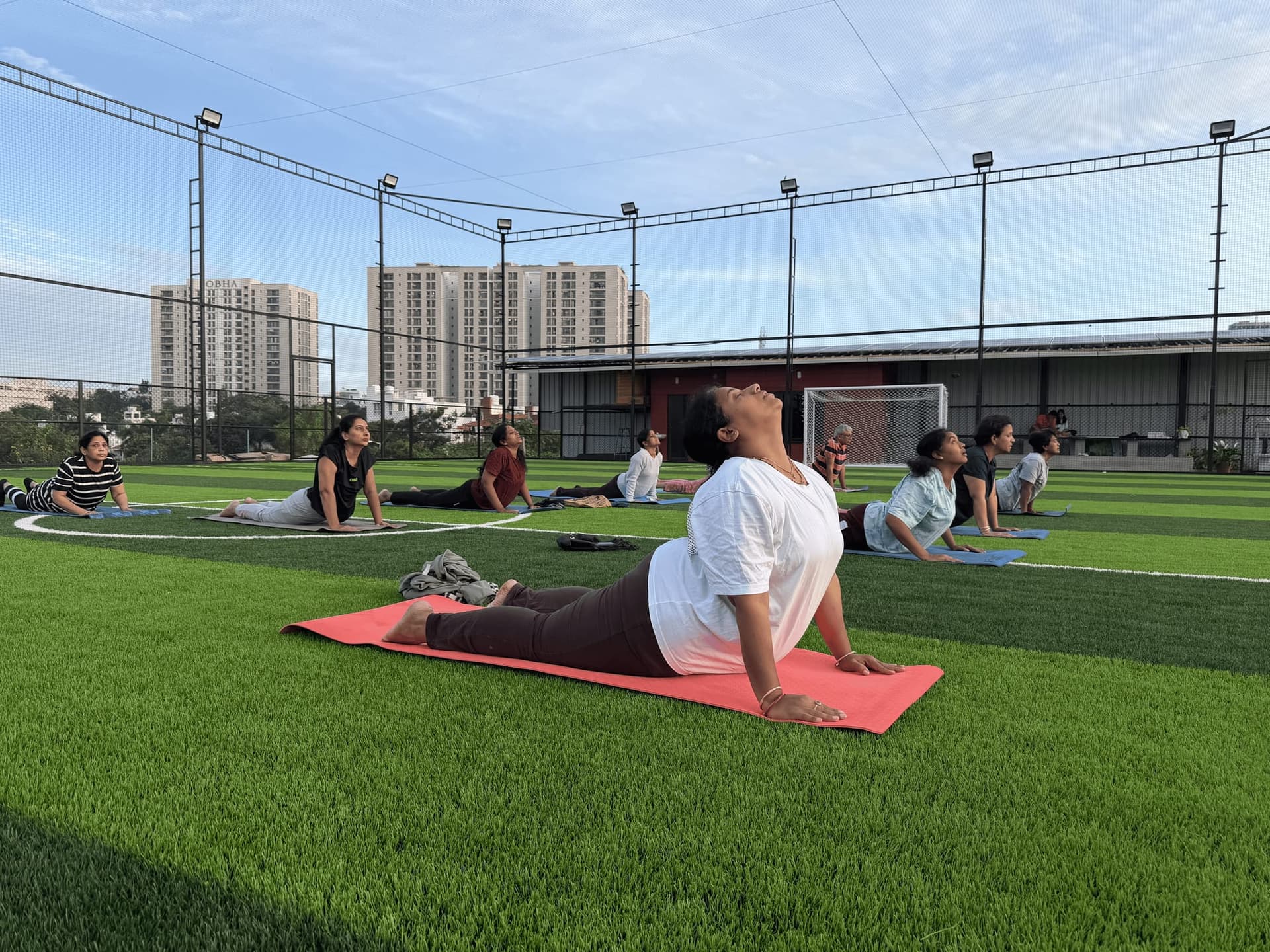 An outdoor YogaNiroga session in the open air